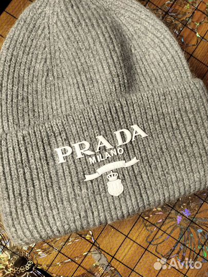 Шапка prada с ангоркой
