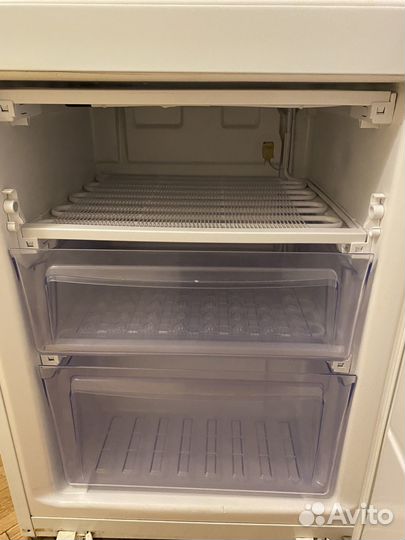 Холодильник Zanussi