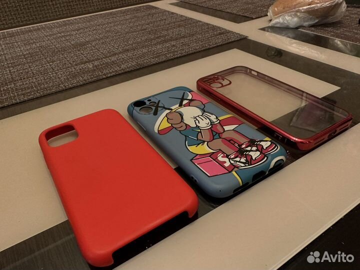 Чехлы на iPhone 11