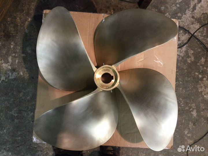 Комплект гребных винтов Azimut-55 новый