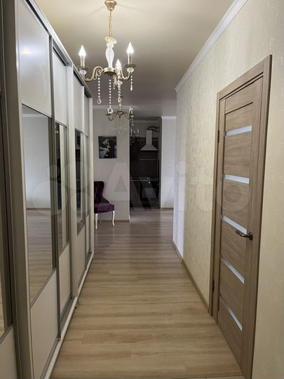 3-к. квартира, 91 м², 8/8 эт.