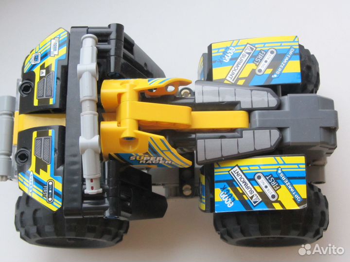 Машинка lego джип собрана