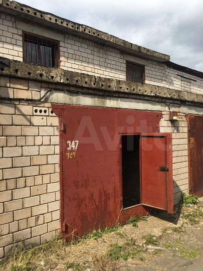 Гараж, > 30 м²