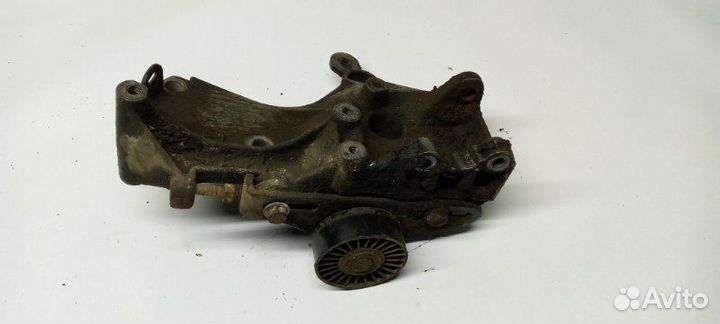 Кронштейн генератора Renault Kangoo 1 KC 1.4 2006