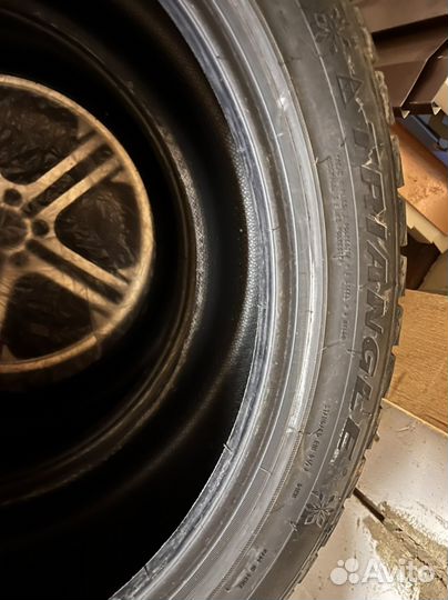 Triangle Snowlink TWT02 275/40 R20 и 315/35 R20