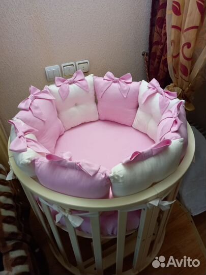 Кроватка овальная 7 в 1 с маятником