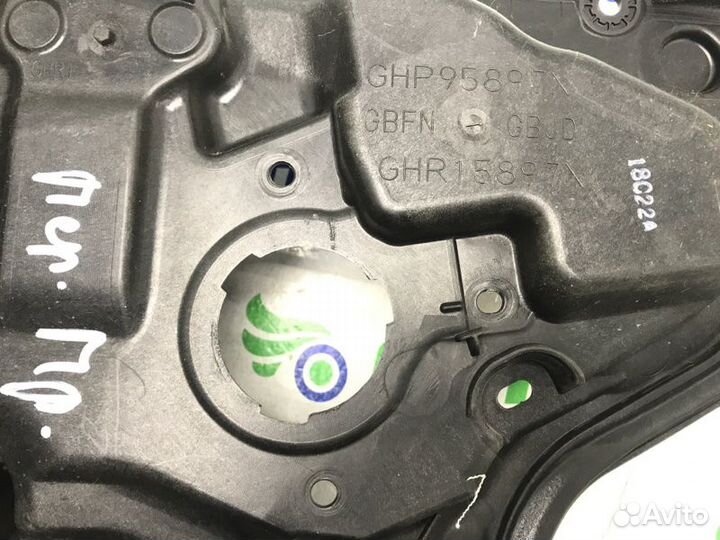 Панель двери стеклоподъемника передний правый