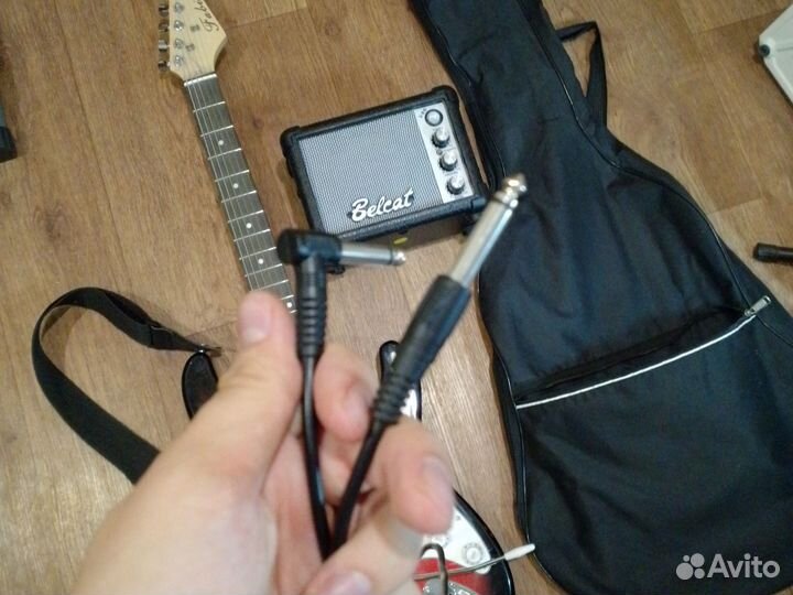 Электрогитара Fabio ST100 + мини-комбик Belcat