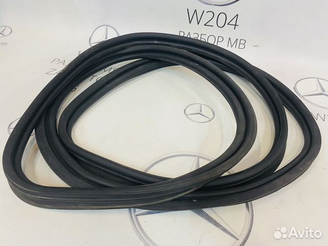 Уплотнитель двери багажника Mercedes W204