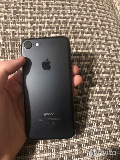 Телефон iPhone 7