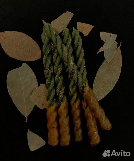 Свечи-скрутки разные из пчелиного воска с травами