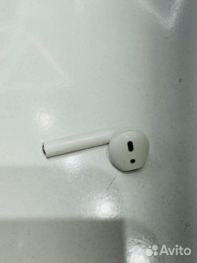 Airpods 2 кейс и левый наушник
