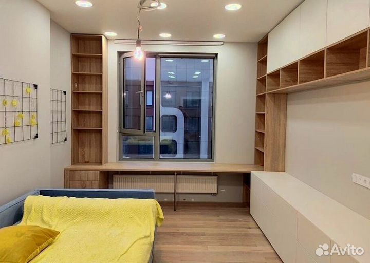 Рабочая зона у окна