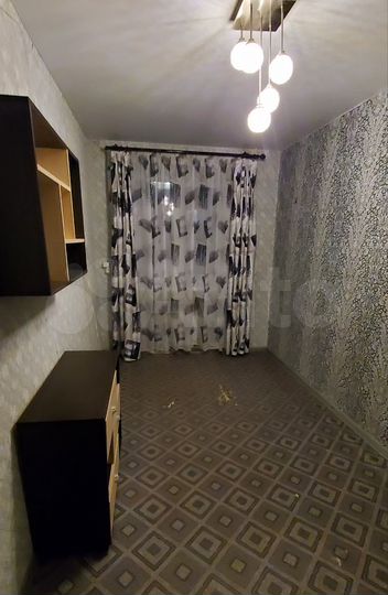 2-к. квартира, 42 м², 3/3 эт.