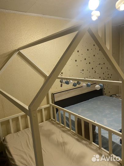 Детская кровать домик с матрасом