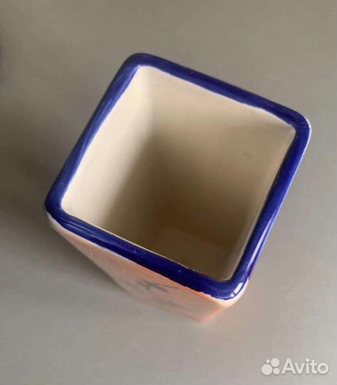 Декоративная миниатюрная ваза