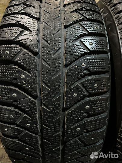 Bridgestone Ice Cruiser 7000 225/50 R17 94T