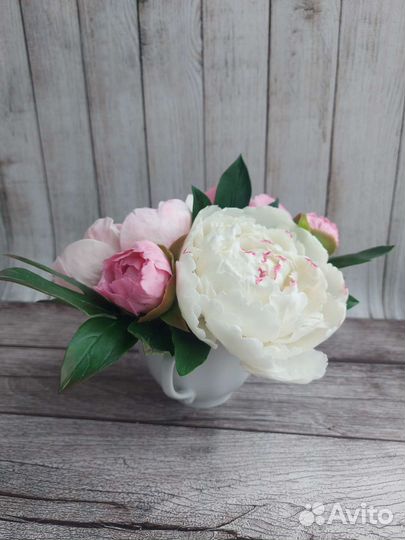 Интерьерный букет с пионами