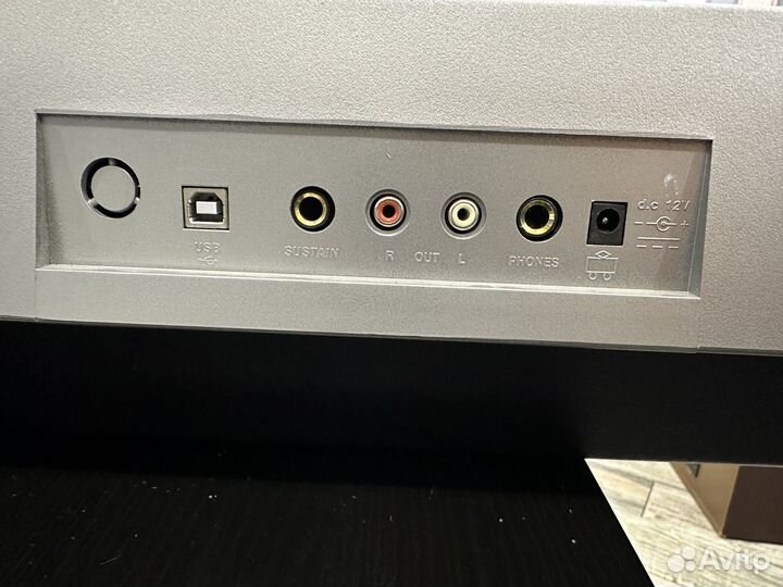 Синтезатор Supra SKB-615S