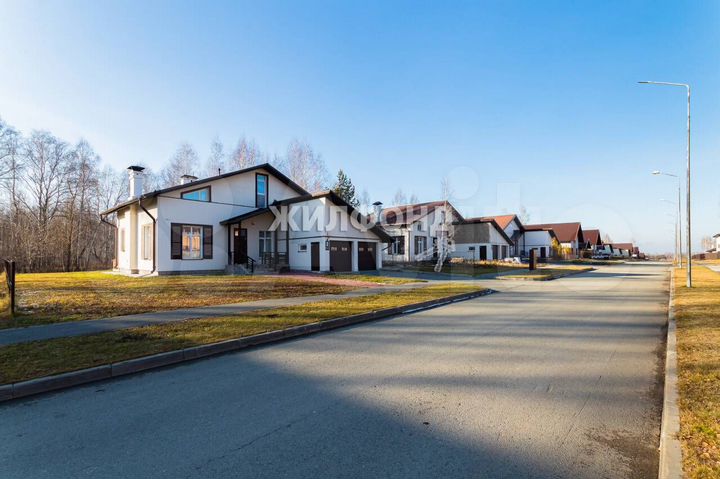 Дом 323,2 м² на участке 10,7 сот.