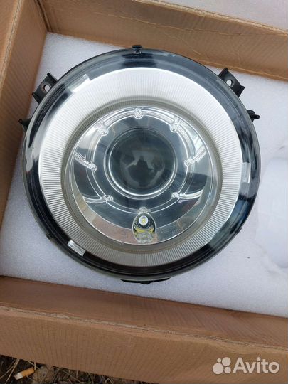 Фара Mercedes Benz G W463 2007-16 ксенон