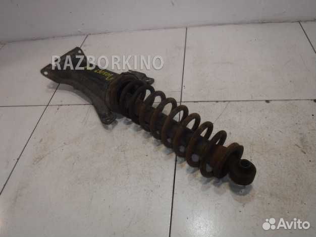 Стойка задняя правая в сборе