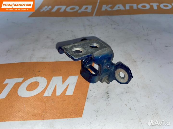 Петля двери задней правой Renault Megane 3