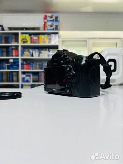 Фотоаппарат Nikon D90 + Объектив 18 - 55 На запчас