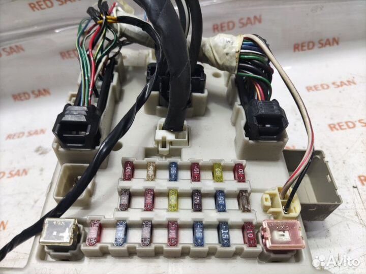 Блок предохранителей Toyota Rav 4 ACA21R 1azfe