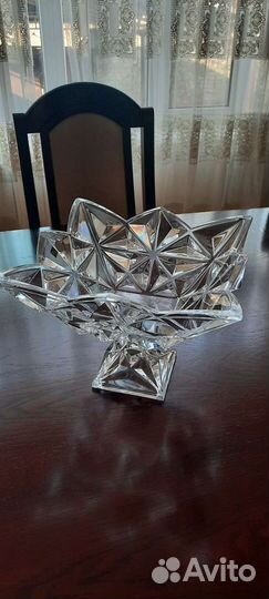 Хрустальная ваза для фруктов на ножке