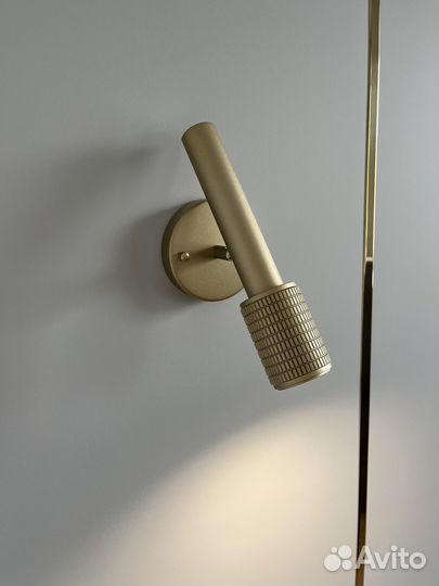 Современное настенное бра Odeon Light