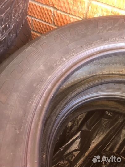 Bridgestone Dueler H/T 687 225/65 R17