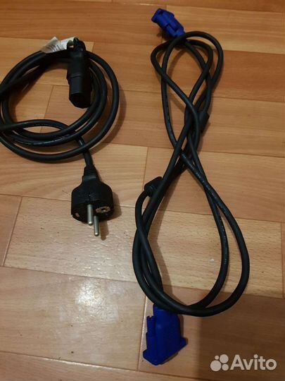 Кабеля VGA и питания