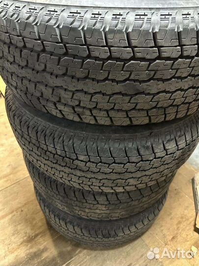 Bridgestone Dueler H/T 275/65 R17