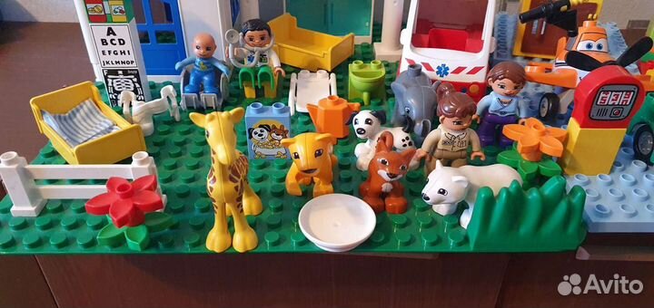 Lego duplo больница, зоопарк, дополнительные блоки