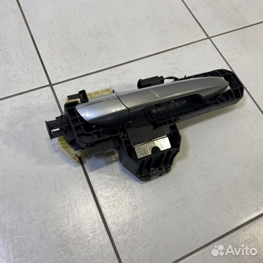 Ручка двери задней наружная правая Mercedes-Benz E