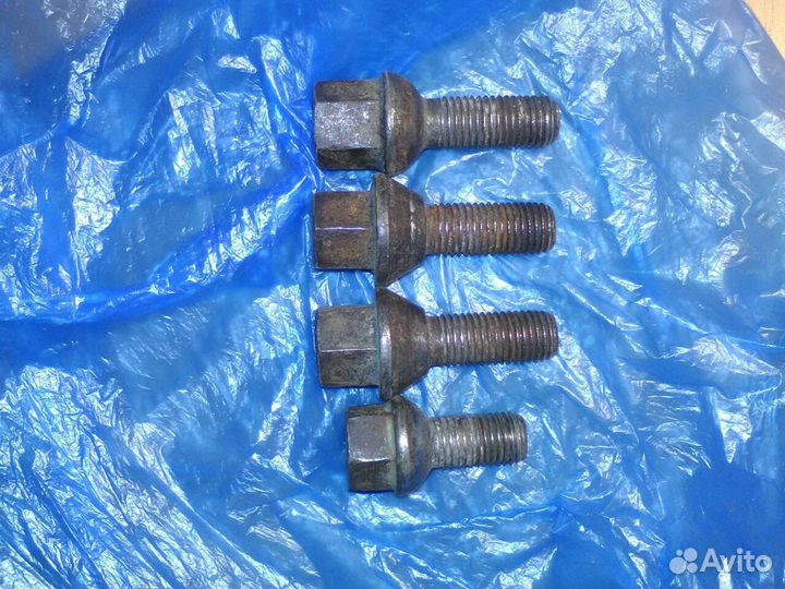 Болты колёсные 12*1,5