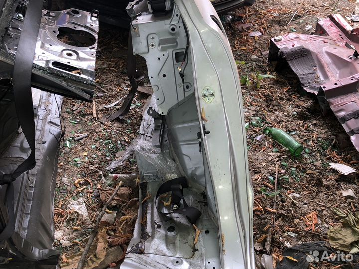 Четверть заднее левая honda civic седан