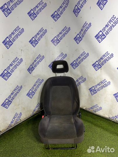 Сиденье переднее левое Toyota Avensis универсал