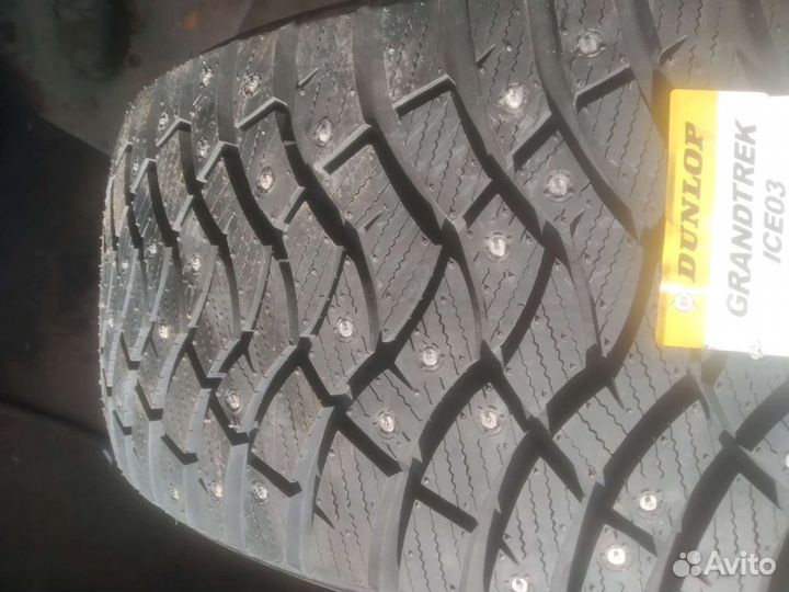 Dunlop GrandTrek Ice 03 235/55 R20