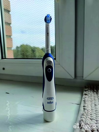 Зубная электронная щетка Braun Германия Оригинал