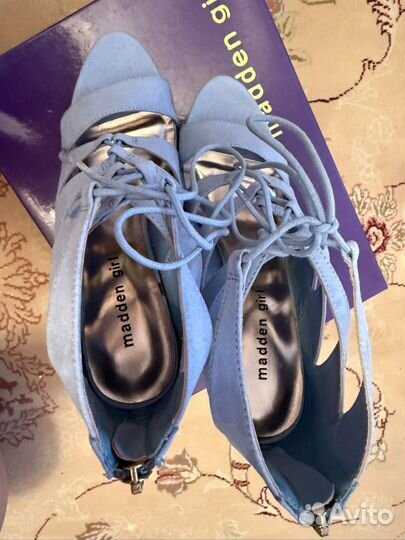 Босоножки новые 39 размер