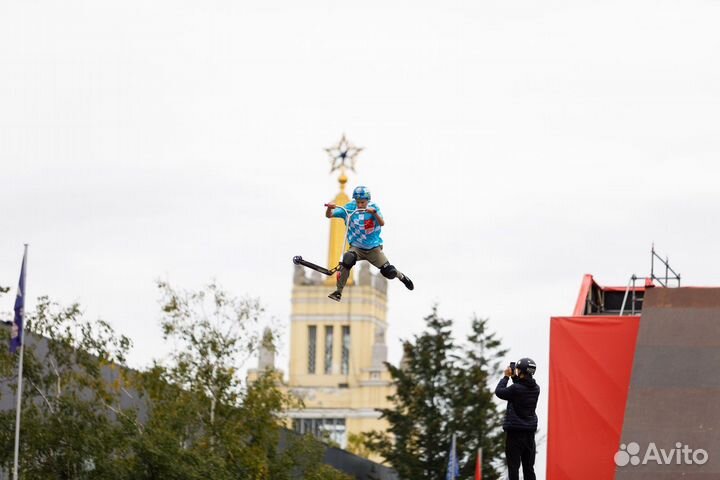 Тренер по трюковому самокату