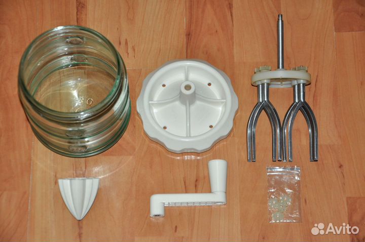 Ручная кремосбивалка