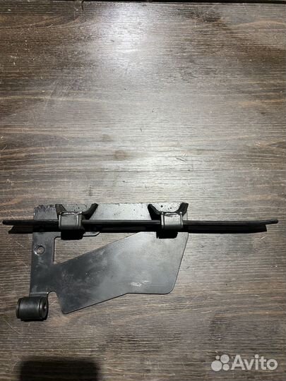 Кронштейн глушителей Harley-Davidson V-Rod 02-06