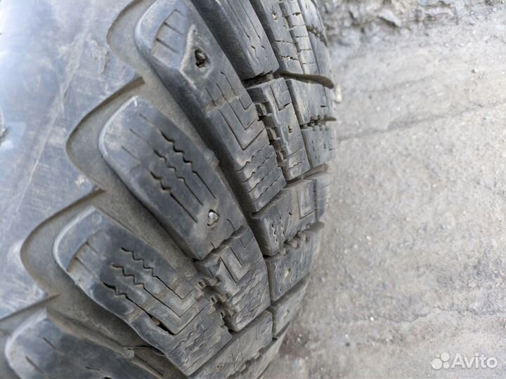 Goodyear Ultragrip Ice Arctic 215/60 R16 99T