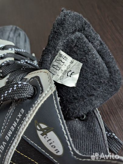 Коньки хоккейные 39 размер