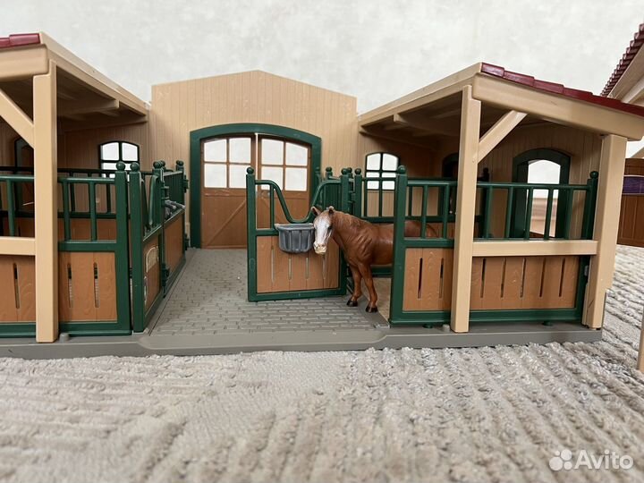 Конюшня schleich
