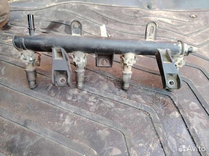 Рампа топливная с форсунками peugeot 206 1,4