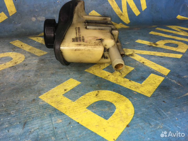 Бачок гур saab 9000